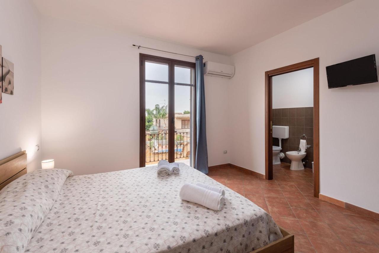 Alelida Villa Con Piscina Чинизи Экстерьер фото